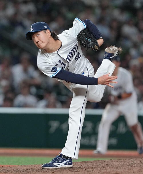 西武対日本ハム　10回から登板した西武篠原響(撮影･足立雅史)