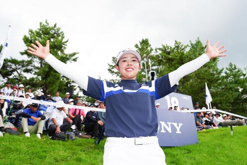 プレーオフで優勝を決めた山下美夢有(撮影･江口和貴)