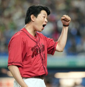 ヤクルト対広島　6回裏ヤクルト2死三塁、岩田幸宏を見逃し三振に打ち取りガッツポーズを決める大瀬良大地(撮影･たえ見朱実)