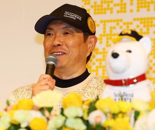 優勝会見を行うソフトバンク小久保裕紀監督(撮影･加藤哉)