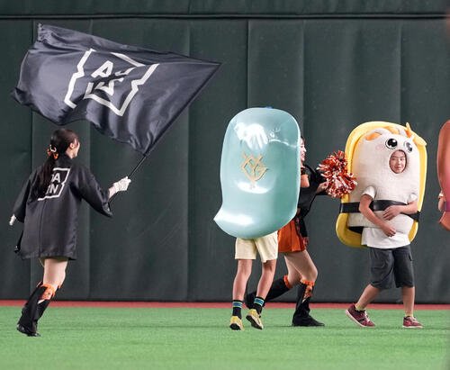 巨人対中日　すしレースを制したのは｢たまご｣(撮影･たえ見朱実)