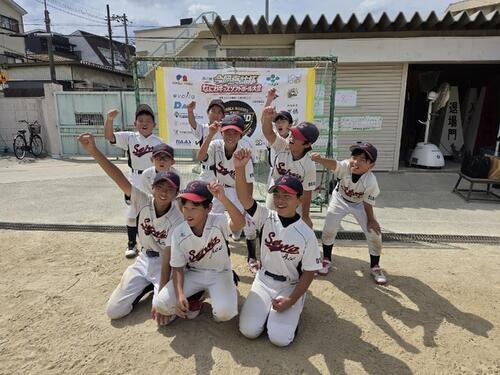 ｢今岡真訪杯なにわキッズソフトボール大会｣に参加した聖和エースの少年少女(撮影･寺尾博和)