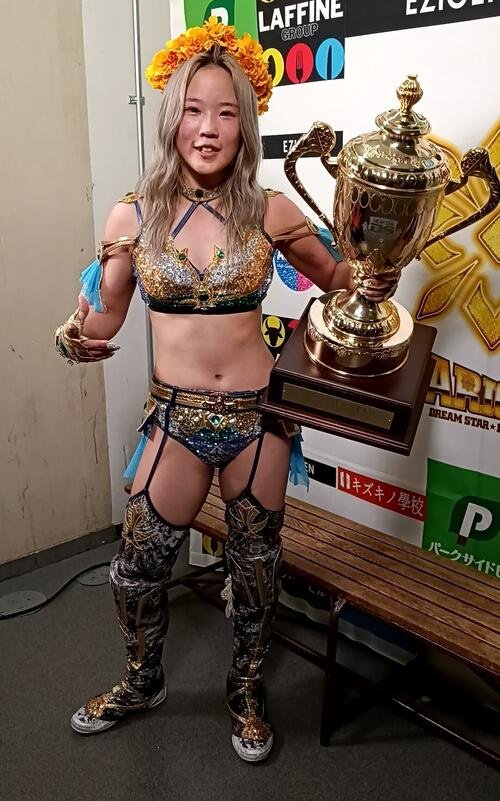 優勝したビクトリア弓月