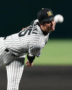 阪神対DeNA　力投する阪神先発の才木浩人(撮影･前田充)