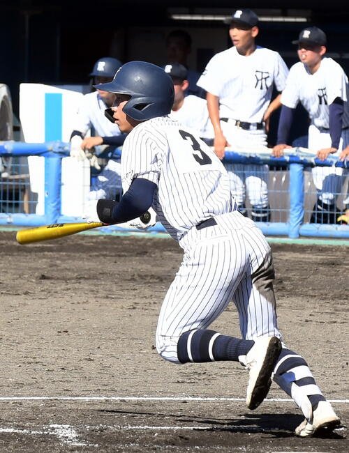 常葉大菊川対東海大静岡翔洋　先制打を放つなど勝利に貢献した常葉大菊川･片出