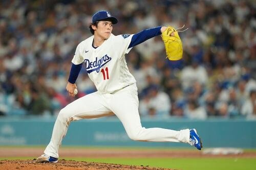 パドレス戦の4回、リリーフ登板したドジャースの佐々木朗希(AP)
