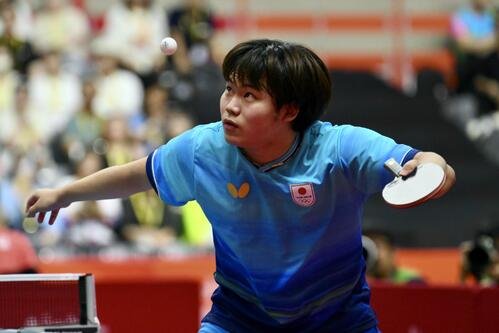 2026年9月24日、男子団体決勝　日本対中国　サーブを放つ松島輝空