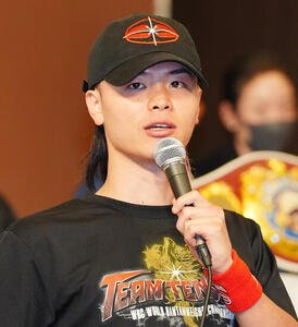 会見で意気込みを語る那須川天心(撮影･清水貴仁)