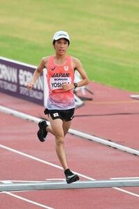 男子マラソンでゴールする吉田祐也(撮影･滝沢徹郎)