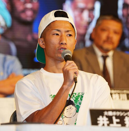 会見で意気込みを語る井上拓真(撮影･清水貴仁)