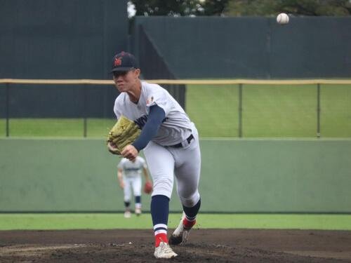 武相対横浜　横浜、先発の小林鉄三郎(撮影･保坂淑子)
