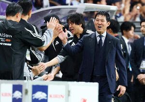 日本対ベネズエラ　ベネズエラに勝利し、笑顔を見せる森保一監督(右)(撮影･加藤哉)