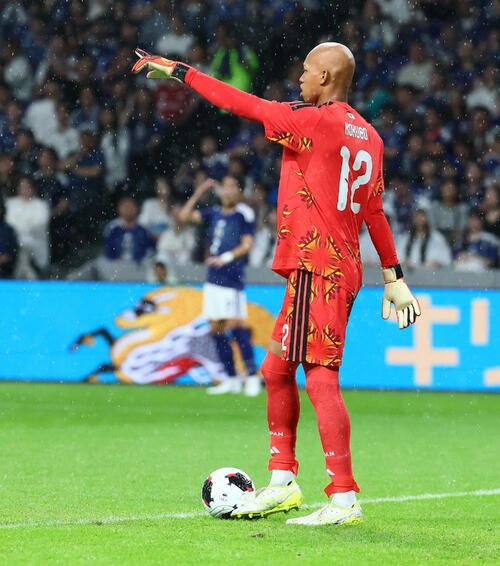 日本対ベネズエラ　前半、指示を出すGK小久保玲央ブライアン(撮影･加藤哉)