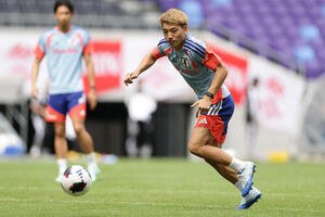 エクアドル戦に向け調整する堂安律(撮影･前田充)