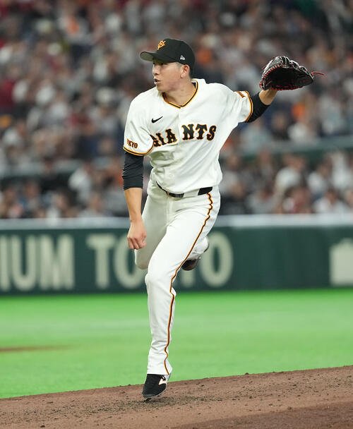 巨人対広島　力投する巨人戸郷翔征(撮影･たえ見朱実)