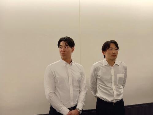 プロ野球選手会とNPBの事務折衝に出席した(左から)巨人松本剛、西武源田壮亮の両選手会副会長