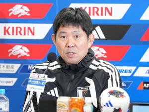 会見に臨む森保一監督(撮影･足立雅史)