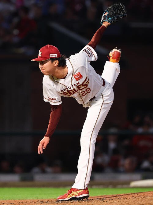 楽天対ソフトバンク　力投する楽天田中千晴(撮影･野上伸悟)