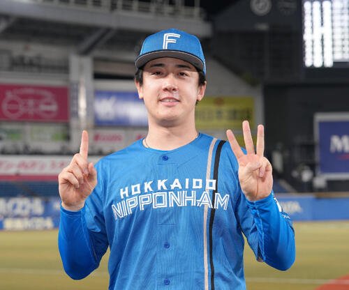 ロッテ対日本ハム　13勝目を挙げた日本ハム北山亘基(撮影･足立雅史)