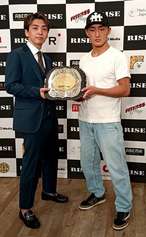 RISEスーパーフライ級王座をかけて戦う政所仁(左)と数島大陸