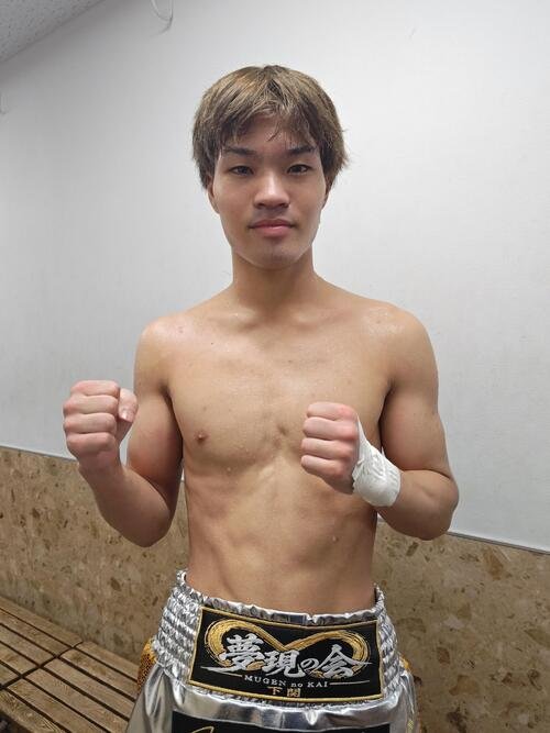 プロデビュー戦で2回TKO勝利で飾った高校3冠の古城佑馬