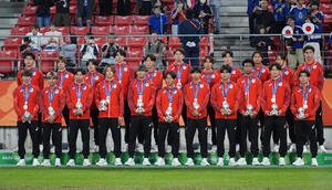 日本対韓国　銀メダルを獲得した日本イレブン(撮影･森本幸一)
