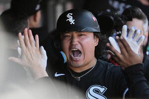 4回、先制2ランを放ったホワイトソックス村上(AP)