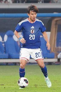 日本対ニュージーランド　前半、攻め込む久保建英(撮影･江口和貴)