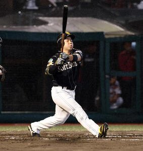 楽天対ソフトバンク　1回表ソフトバンク1死二塁、近藤健介は三振に倒れる(撮影･浅見桂子)