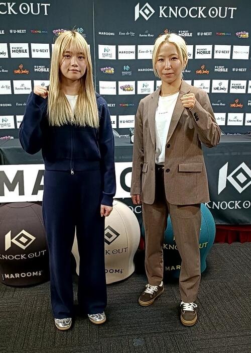 対戦するKiho(左)と坂田実優