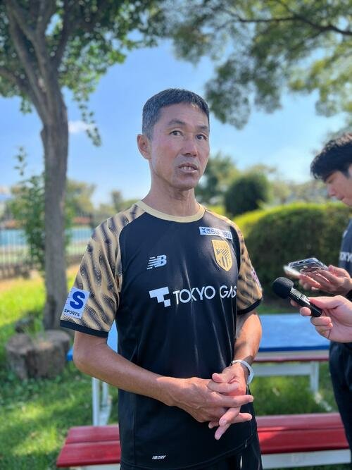 浦和レッズ戦に向けて調整したFC東京の松橋力蔵監督