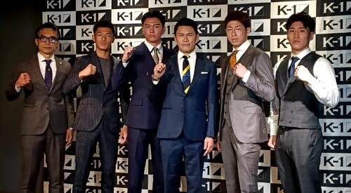 会見に出席した(左から)佐々木大蔵、石田龍大、齋藤紘也、須藤元気P、稲垣柊、坂本優輝