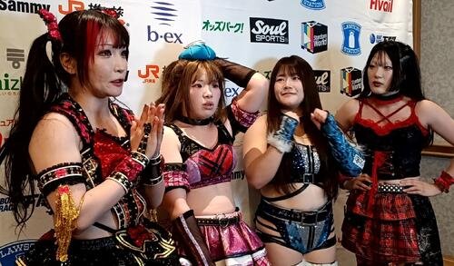 一緒に戦った(左から)伊藤麻希、梨杏、コグマ、古沢稀杏