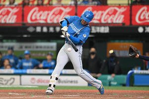 西武対日本ハム　5回表日本ハム1死、柴田獅子は中前打を放つ(撮影･滝沢徹郎)