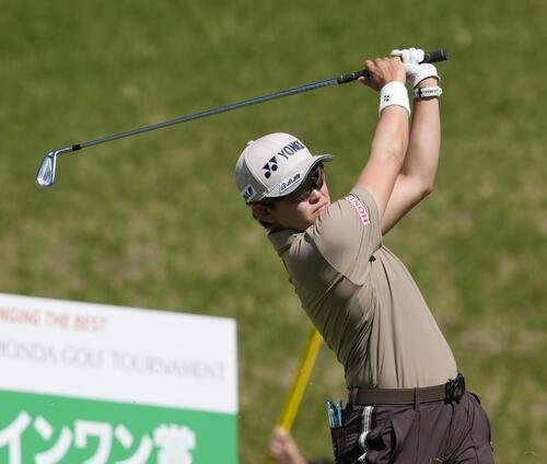 岩井明愛が国内2年ぶり通算7勝目！　米から一時帰国で河本結との接戦制す　国内女子最終日