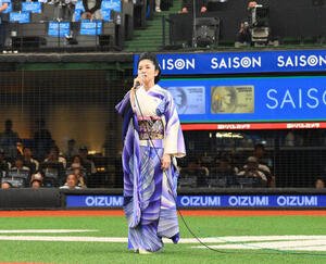西武ファン藤あや子、ユニホーム姿でCS観戦風景公開｢試合終盤のチャンテ4はすごすぎて｣