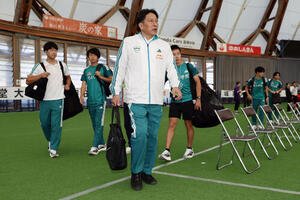 11位に終わり引き揚げる青学大･原晋監督ら(撮影･前田充)