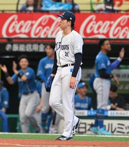 西武対日本ハム　2回表日本ハム1死一、二塁、野村佑希に先制適時打を許した武内夏暉(撮影･滝沢徹郎)