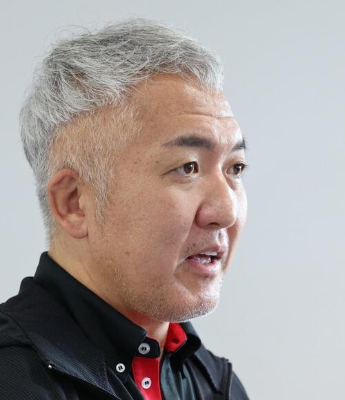 柔道の世界選手権から帰国した鈴木桂治監督(撮影･藤塚大輔)