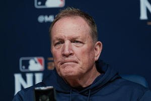前日会見を行うブルワーズのパット･マーフィー監督(現地13日＝AP)