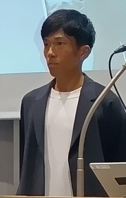 都内イベントに出席した鈴木健吾