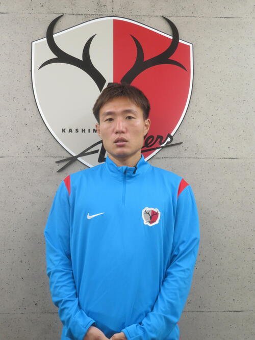 V･ファーレン長崎戦に向けて取材に応じた鹿島アントラーズMF三竿健斗