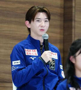 記者会見に臨む中田璃士(撮影･鈴木みどり)