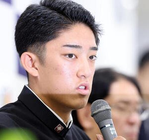 会見に臨み決意を語る横浜･織田翔希(撮影･浅見桂子)　横浜高校