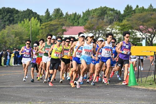 第102回箱根駅伝予選会　力走する選手たち(25年10月撮影)