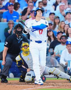 ドジャース対ブルワーズ　2回裏ドジャース2死一、二塁、3点本塁打を放つ大谷翔平(撮影･垰建太)