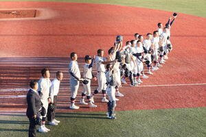 鶴岡東対青森山田　2年ぶりのセンバツ出場を当確させた青森山田ナイン