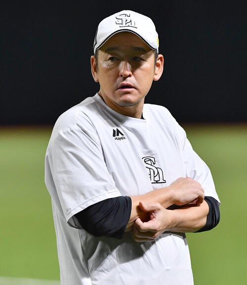 ソフトバンク倉野信次コーチ(2026年7月撮影)