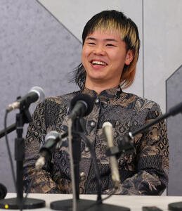 緊急非公式会見を行う那須川天心(撮影･野上伸悟)