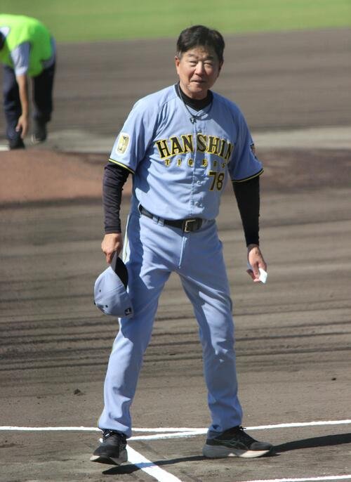 フェニックスリーグ日本ハム戦に臨む阪神平田2軍監督